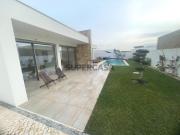 Moradia T4 em Santo Onofre e Serra do Bouro