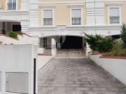 Moradia T4 em Sé e São Lourenço