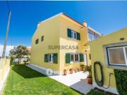 Moradia T4 geminada, com garagem e jardim, em Silveira,...
