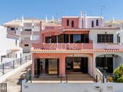 Moradia T4 geminada em Vilamoura