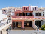 Moradia T4 geminada em Vilamoura