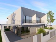 Moradia Nova T4 Fernão Ferro Áreas Amplas Pérgola e Piscina