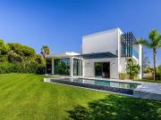 Moradia T4 independente no centro de Vilamoura