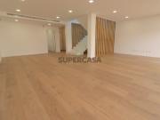 Moradia T4 inserida em Condomínio Privado c/ Piscina no...