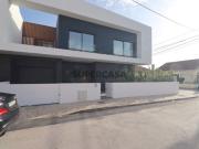 Moradia T4 inserida em Condomínio Privado c/Piscina no...