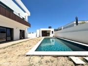 Moradia T4 isolada com piscina a venda, nova construo em...