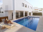 Moradia T4 isolada com piscina e garagem 4 carros 35 min...