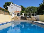 Moradia T4 isolada com piscina envolto em natureza Mafra