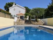 Moradia T4 isolada com piscina envolto em natureza Mafra