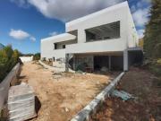 Moradia T4 Isolada na Azueira em Mafra