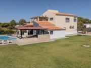 Moradia T4 Isolada para Venda em Quarteira Área: 206m2...