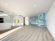 Moradia T4 Moderna com Piscina — Charneca da Caparica