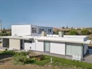 Moradia T4 moderna de estilo industrial para venda em...