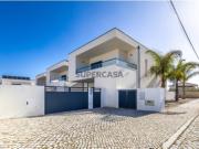 Moradia T4 Moderna, Inteligente e Eficiente