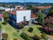 Moradia T4 no Centro da Vila das Taipas, Guimares