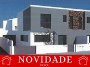 Moradia T4 NOVA com Garagem na Bufarda