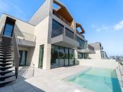 Moradia T4 nova com piscina e jardim na Afurada