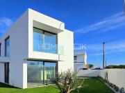 Moradia T4 Nova com Piscina em Sintra – Qualidade e...