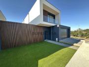 Moradia T4 nova com possibilidade de piscina em Eiras,...