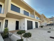 Moradia T4 Nova na praia do Areal Lourinhã