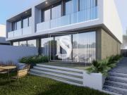 Moradia T4, NOVA, nas Marinhas, perto da praia de...