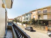 Moradia T4 para remodelao, com projeto, na Foz, Porto