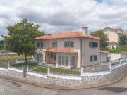 Moradia T4 para venda