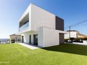 Moradia T4 para venda