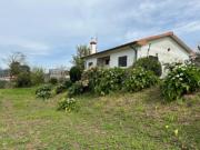 Moradia T3 térrea com 1320 m2 de jardim