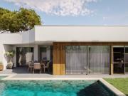Moradia T4 Térrea com Piscina e Jardim Interior em...