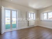 Moradia T4 totalmente remodelada