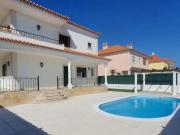 Moradia T4 Tradicional com Piscina e Jardim Privado na...
