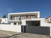 Moradia T4 || UniFamiliar || Nova || Pousos, Leiria