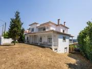 Moradia T5 à venda em Pousos