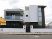 Moradia T5 à venda em Bairro da Paradela