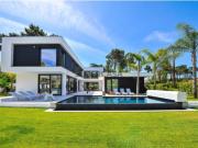 MORADIA T5 acabamento de LUXO Golf e praia