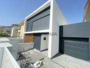 Moradia T5 c/ arquitetura moderna, vista panorâmica, 4...