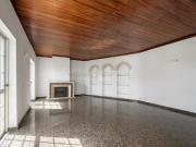 Moradia T5 com 238 m2 e terreno de 330 m2, no Cobre, Cascais