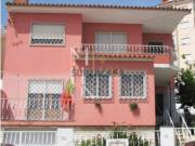 Moradia T5 com Garagem na Rua 5 de Outubro, Madorna