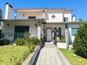 Moradia T5 com garagem, terreno e furo de água, Côja