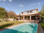 Moradia T5 com jardim e piscina em São Pedro, Cascais