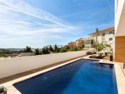 Moradia T5, com Jardim, Piscina e vista mar