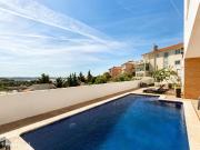 Moradia T5, com Jardim, Piscina e vista mar