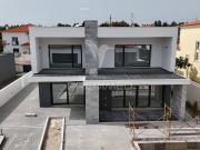 Moradia T5 com piscina acabamentos de luxo Zona do Bonito