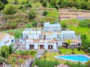 Moradia T5 com Piscina, Churrasqueira e Vista Mar