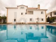 Moradia T5 com Piscina e Áreas Amplas – A 2 km da Ericeira