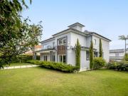 Moradia T5 com piscina e garagem, no Estoril, Cascais