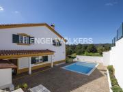 Moradia T5 com piscina e vista verde em Aldeia Grande