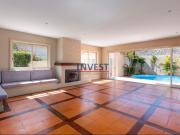 Moradia T5 com Piscina Privativa Praia da Aguda Vila...