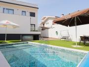 Moradia T5 de 4 Frentes c/ Piscina Venda Nova / Rio Tinto